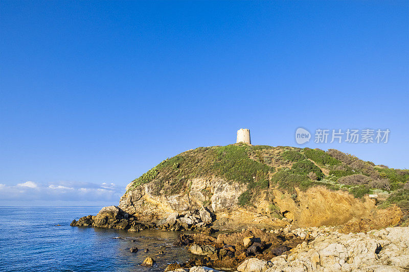Torre di Chia位于意大利撒丁岛西南部的同名海岸